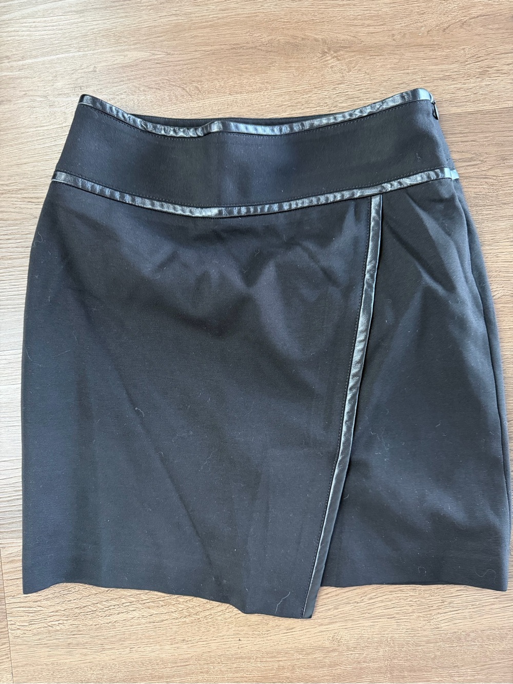 White House Black Market Black Mini Skirt with Faux Leather Trim Sz 00